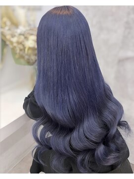 ラビス(Lovis) 黒髪カタログ/ボブルフ/ネビージュ/小顔に見せるヘア/ワンレン