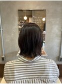 紫ニュアンスの軽やかボブ