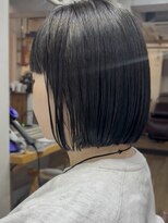 コンパス(COMPASS)&nbsp;ラインのしっかりしたボブに、ブリーチなしブルージュ