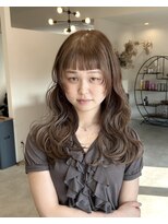 タウ(tau)&nbsp;オン眉とベージュが相性抜群♪
