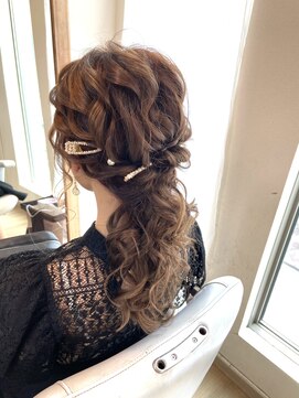 ロカット サロン(Roquat Salon) ローポニーロングアレンジ【ヘアセット　立川/立川南/八王子】