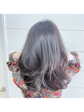 ピース トウキョウ(PEACE TOKYO) ブロースタイルで作る華やかフィニッシュワーク