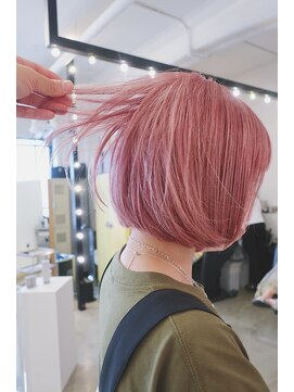 リュト(Lute) コンパクトボブ×ペールピンク