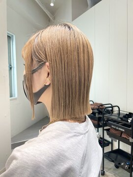 ストレータ バイ マリオ(Strata by mario) ［横山］ハイトーン切りっぱなしボブ