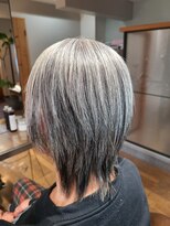 イリス(Iris)&nbsp;グレイヘア×縮毛矯正