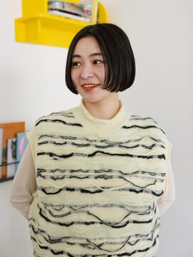 髪と自然 ぱつっとミニボブ
