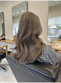 ベージュ