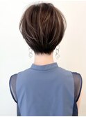【透明感ハイライトの美シルエットボブ】