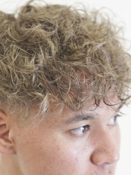 メリケンバーバーショップ コウベ(MERICAN BARBERSHOP KOBE) メンズカットバーバースタイルスペインカール N1