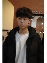 エディ(Edy)&nbsp;マッシュツイストスパイラルパーマツイスパケアパーマ眉毛カット