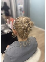 エルディ 大宮(eldy) お団子ヘア