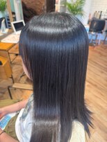 ヘアーショップ エヌアンドエー 越谷店(hair shop N&A)&nbsp;艶感とまとまりが映えるナチュラルストレート