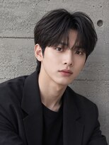 ノラ ヘアーサロン(NORA HAIR SALON)&nbsp;大人っぽく決まる韓国風センターパートハチ張り解消ダウンパーマ