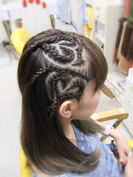 エクステ専門店ミキ 横浜店(MIKI) デザインハート型コーンロウ♪