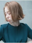 外ハネ切りっぱなしボブ