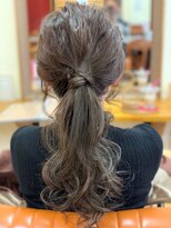 クロック バイ オハナ(Clock by Ohana)&nbsp;【clock人気アレンジほつれウエーブブランジュアップスタイル】