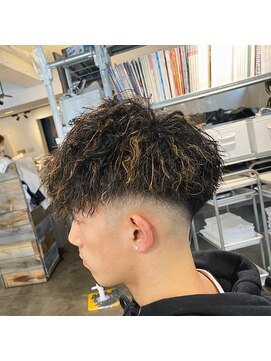 ザ オーダー(THE ORDER) スキンフェードツイストスパイラルパーマツイストパーマ波巻き