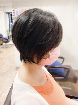 アンジュ ラヴィ(Ange Lavie) 20代30代40代髪質改善ダークトーン前下がりショート  ke004