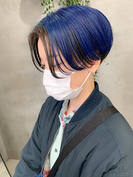 テトヘアー(teto hair) ヴェールカラー、ツートーン、ブルー、刈り上げショート
