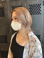 アチーブリス(achieve Liss)&nbsp;外国人風ブロンドカラー センターパートレイヤーネオウルフ