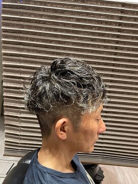 スカイ 大手町プレイス店 ツーブロックショートスタイル<理容室>