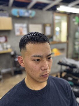 ファクトリーバーバーショップ(FACTORY barber shop) 10ミリ濡れパンクロップ