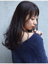 ホヌア(hoNua.)&nbsp;ゆる巻きロ ロング オン眉 アッシュカラー 20代30代