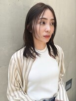 ソワリー 栄(THOiRY)&nbsp;THOiRY【女性らしい柔らかヘア】暗髪似合わせ小顔艶髪ストレート