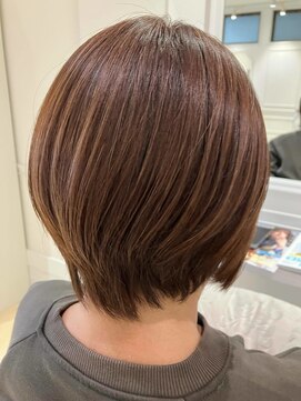 マドレス(m'addresse) 前下がりショートボブ