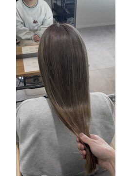 ルーチェバイリベルタ(Luce by liberta) 艶髪ハイトーンカラー