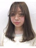 顔周りにローライトを入れた立体カラー