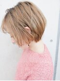 ショートボブ