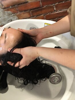 ヘアメイク エンデュー(hair make EnDeux)の写真/【癒しを提供！スパニスト在籍】テクニック＋心のこもった施術で気持ちよさを体感できます！