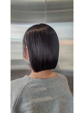 オーガニック リブ 川越(organic+live) ２０代３０代大人可愛いアッシュベージュボブ耳掛け透明感