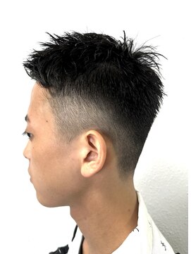 ジュノ(Jeuno) 刈り上げベリーショート