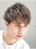 難波ツイストパーマメンズスパイラルパーマフェザーショート色気