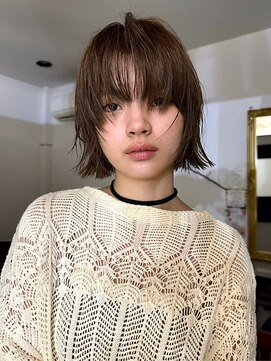 ナービス(NARVIS) ショートミディ/ふんわりカール/オリーブベージュ