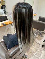 ヘアショップ エヌアンドエー 久喜菖蒲店(hair shop N&A)&nbsp;視線を奪う、大胆なストライプデザイン◎ホワイトハイライト
