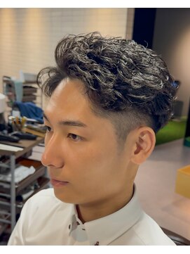 シード(SEAD) 王道ツーブロショートユーティリティパーマ