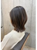 くびれミディアム　ミディアムレイヤー　外ハネレイヤースタイル