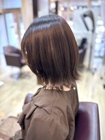 トレセッテ(tre sette)&nbsp;ワンレングスベース/外ハネミディアムスタイル