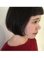 メグリ(meguri)&nbsp;ショートヘアボブことりベージュ毛先パーマウォーターフール黒髪