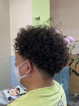 バグ 恵比寿(Bug) ツーブロックスパイラルパーマ