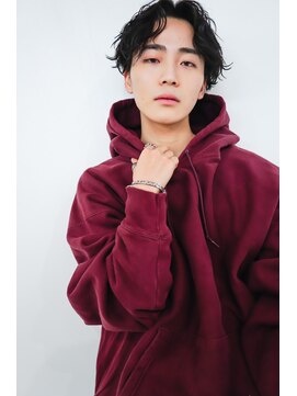 ヒビヲ(HIBIO) 波巻きスパイラルパーマ　ツイスパ　センターパート　横浜美容室