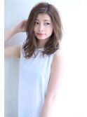 アッシュブラウンの大人かわいいブランジュ小顔くびれセミディ