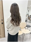 ロングヘアハイライトミルクティーグレージュカラー