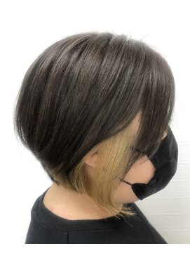 コンフィーヘアバイファースト(COMFY.HAIR by FIRST) 前下がりショートボブ
