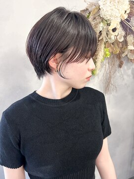 ハロー(...Hello) 耳かけショート 大人ショート