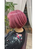 プシュケ(PSYCHE)&nbsp;20代30代40代大人可愛い前下がりピンクバイオレットミニマルボブ