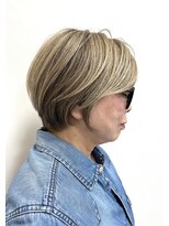 テルミークリニカルデザイン 北千里 ショート50代ハイライトショート明るめカラー白髪ぼかし